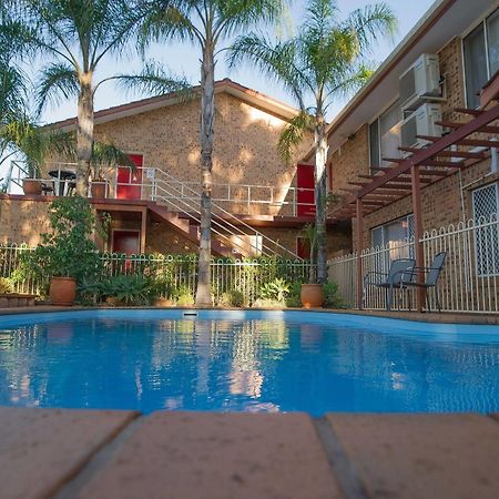 דובו Manera Heights Apartments מראה חיצוני תמונה