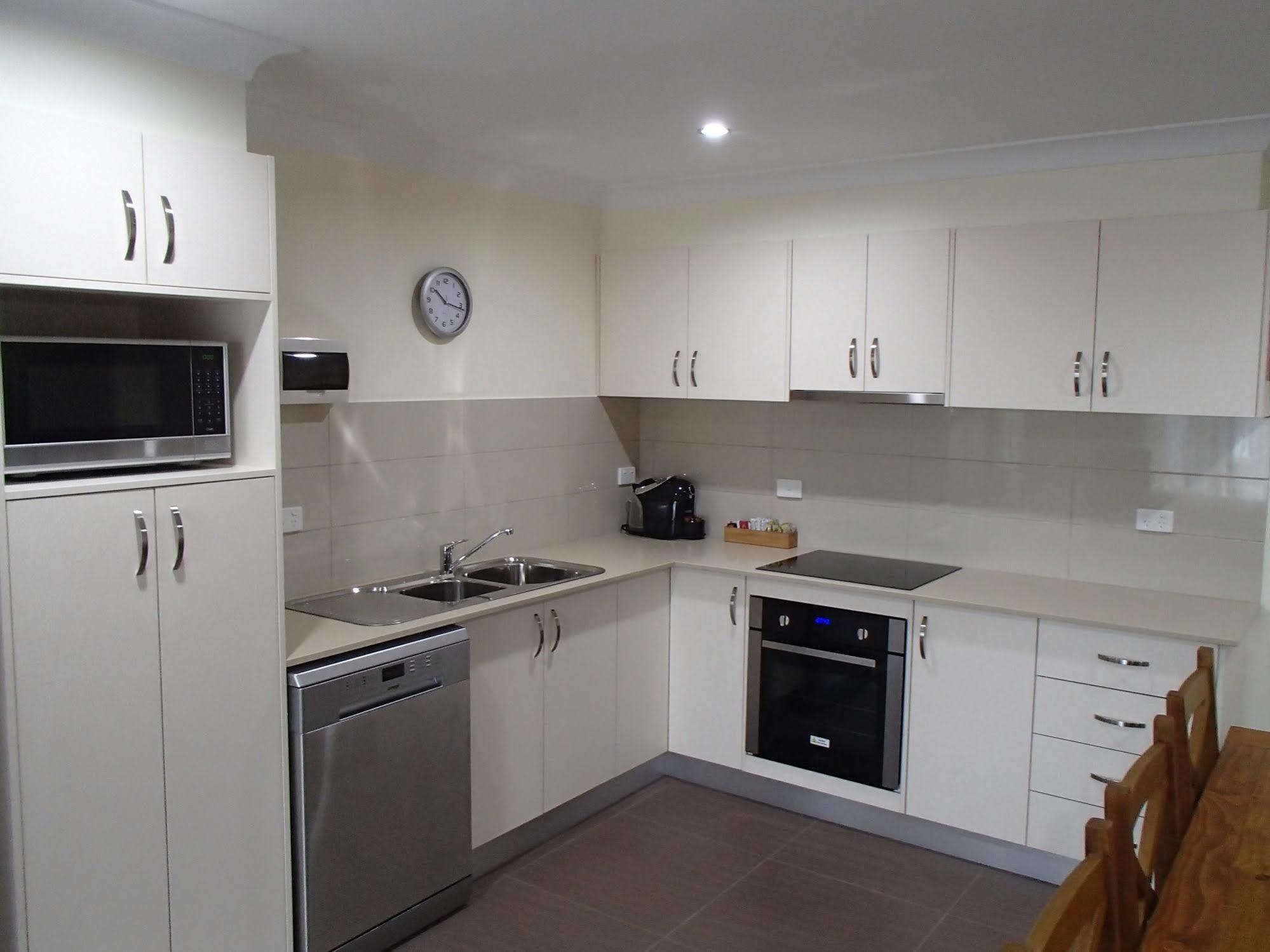 דובו Manera Heights Apartments מראה חיצוני תמונה