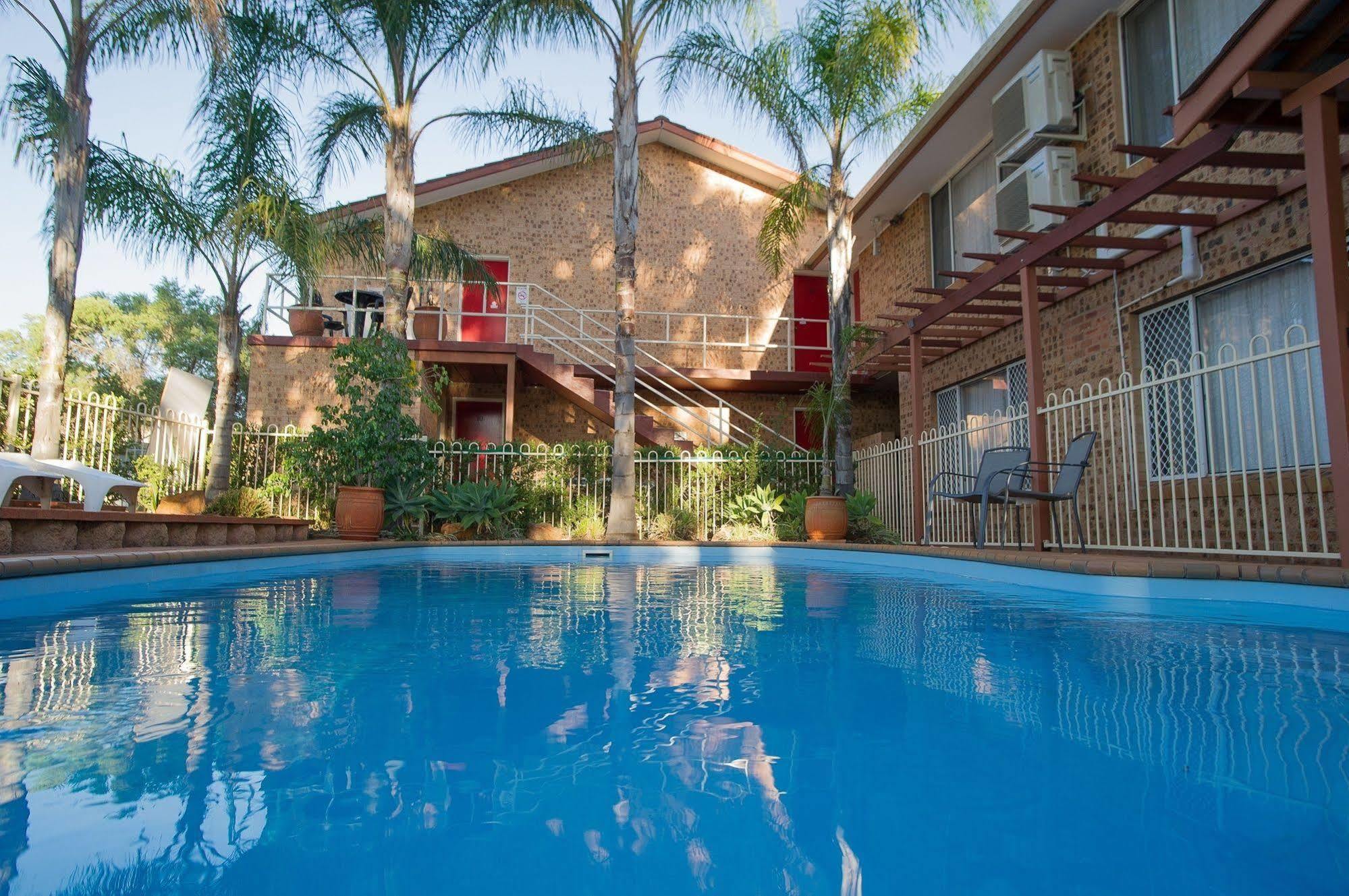 דובו Manera Heights Apartments מראה חיצוני תמונה